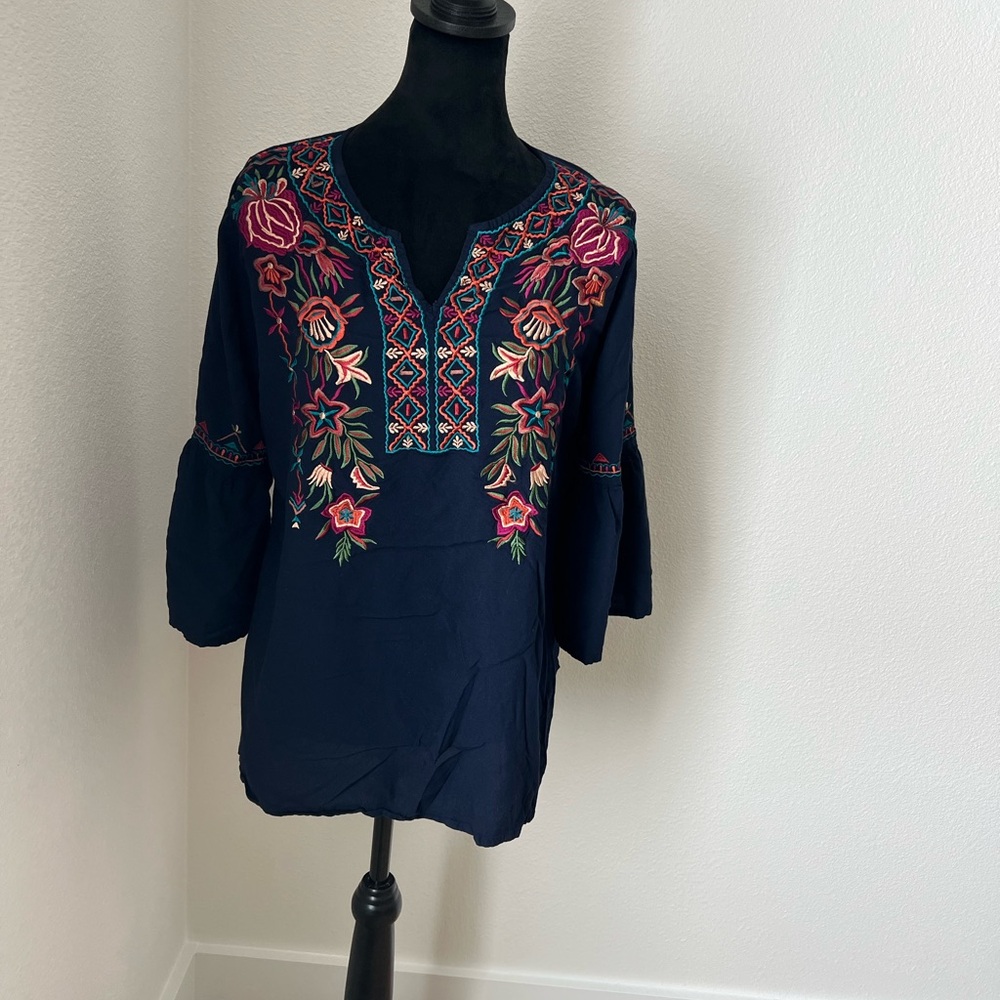 A&A Clothing Inc Floral Embroidered Navy Blouse size M